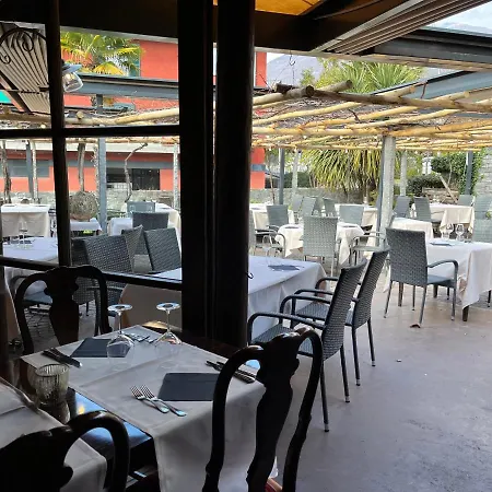 阿布鲁阿布鲁安焦利餐厅酒店